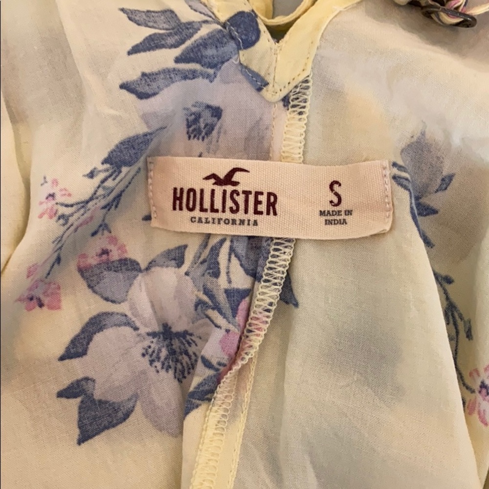 Hollister Top - Picture 4 of 4